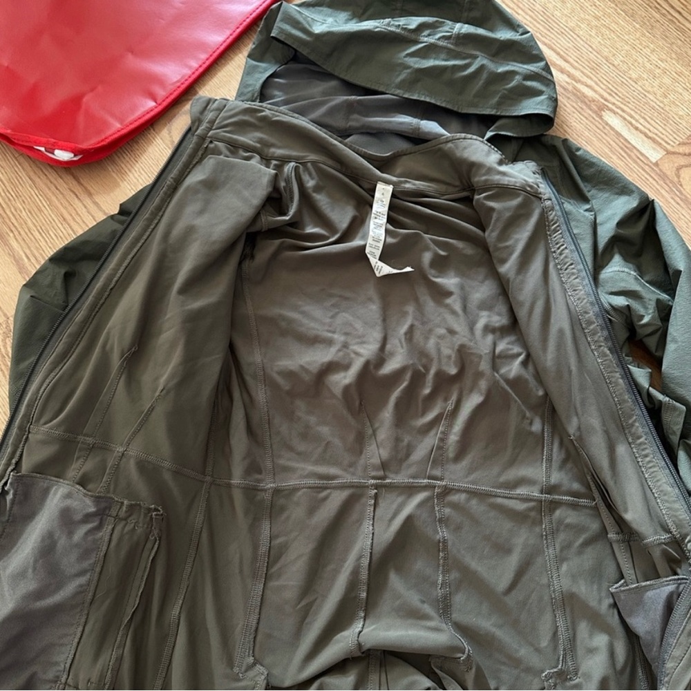 Lululemon jacket - Picture 5 of 6